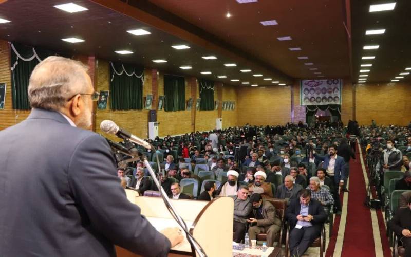 عشق و ارادت به ولایت و انقلاب دشمنان را مایوس کرد